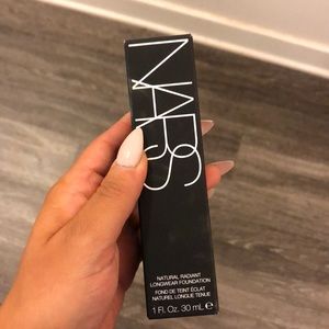 NARS Natural Radiant Longwear Foundation Syracuse